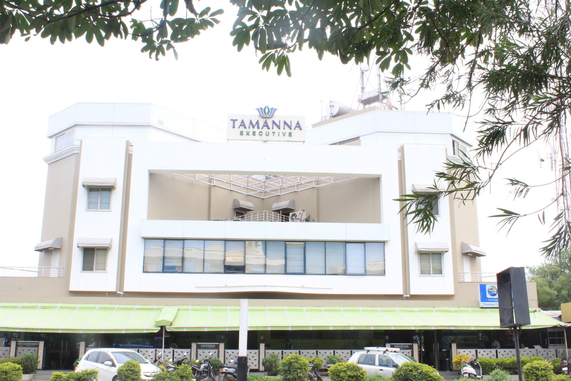 Executive Tamanna Hotel Hinjawadi Exterior foto